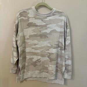 American Eagle Outfitters Women's Camo Sweatshirt - Gray and Cream